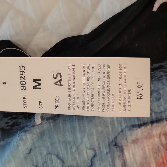 New Label top NWT - Picture 4 of 4